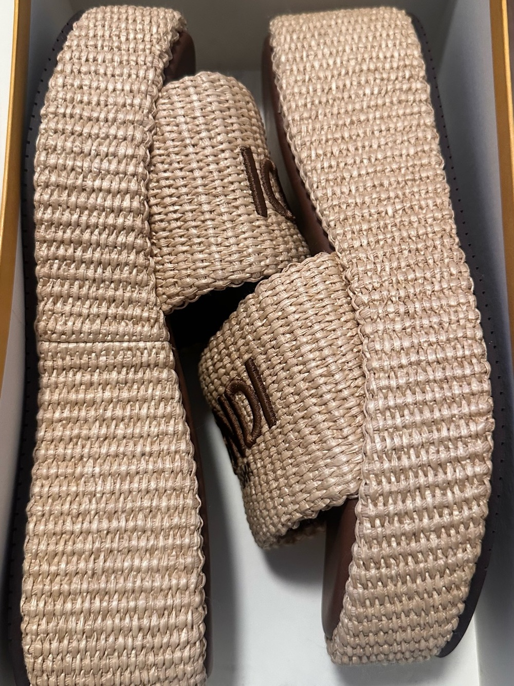 Fendi Natural Raffia Slide Sandals with Brown Footbed - Picture 4 of 4